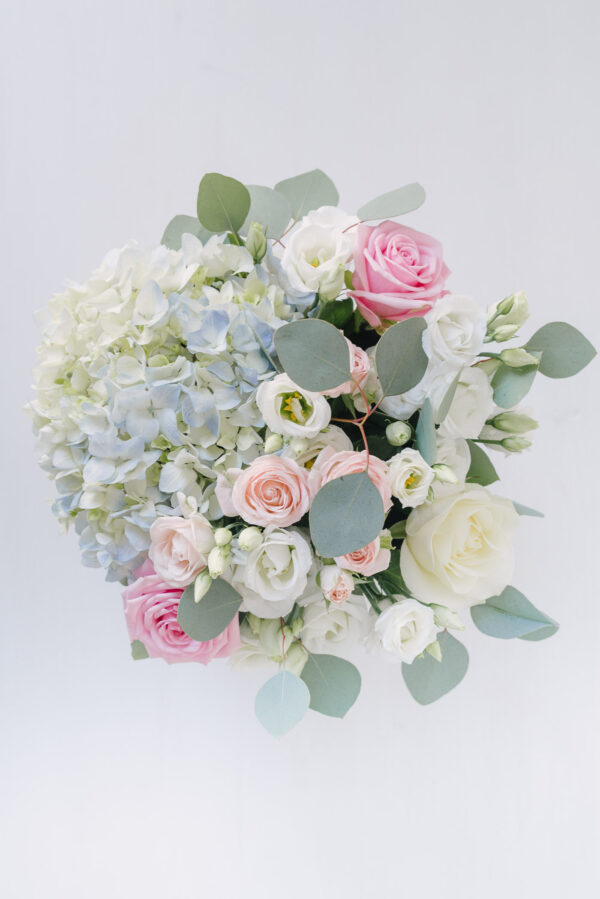Aranjament Cu Flori Mixte In Cutie Rotunda