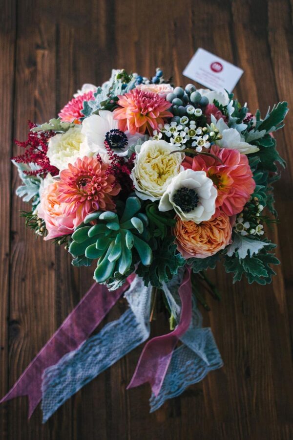 Buchet Mireasa Brunia Dalii david Austin Anemone Succulent Astilbe Cinerea Viburnum M9