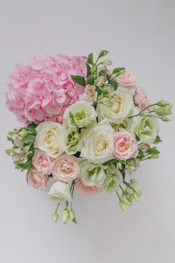 Aranjament Floral Cutie Cu Flori Mixte