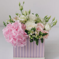 Aranjament Floral Cutie Cu Flori Mixte