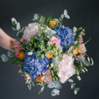Buchet mare rotund cu hortensii albastre