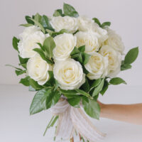 Buchet Cu Trandafiri Albi Avalanche
