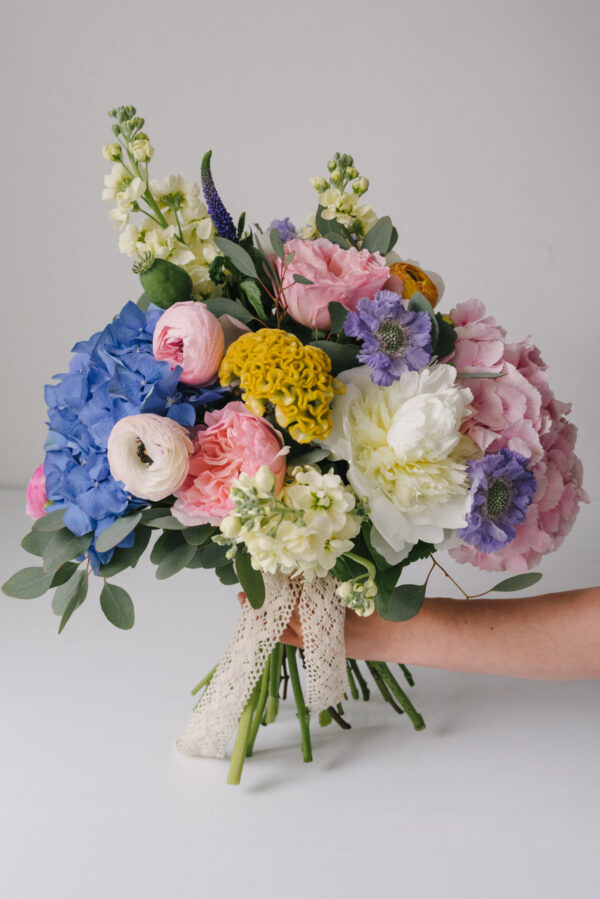 Buchet Din Flori Colorate