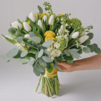 Buchet De Flori Diafan Cu Lalele Albe