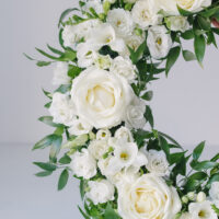 Coroana Funerara Din Flori Albe