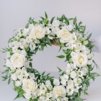 Coroana Funerara Din Flori Albe