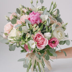 Buchet Pastelat Cu Bujor, Lalele, Frezii, Trandafiri, Alstroemeria