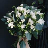 Buchet Cu 29 Frezii Albe