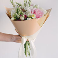 Buchet Cu Trandafiri, Lalele, Lisianthus Si Frezii
