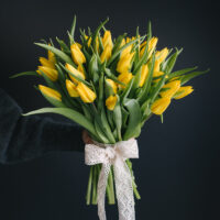 Buchet De Flori Din Lalele Galbene