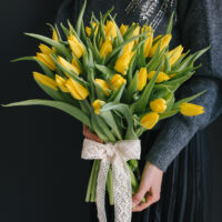Buchet De Flori Din Lalele Galbene
