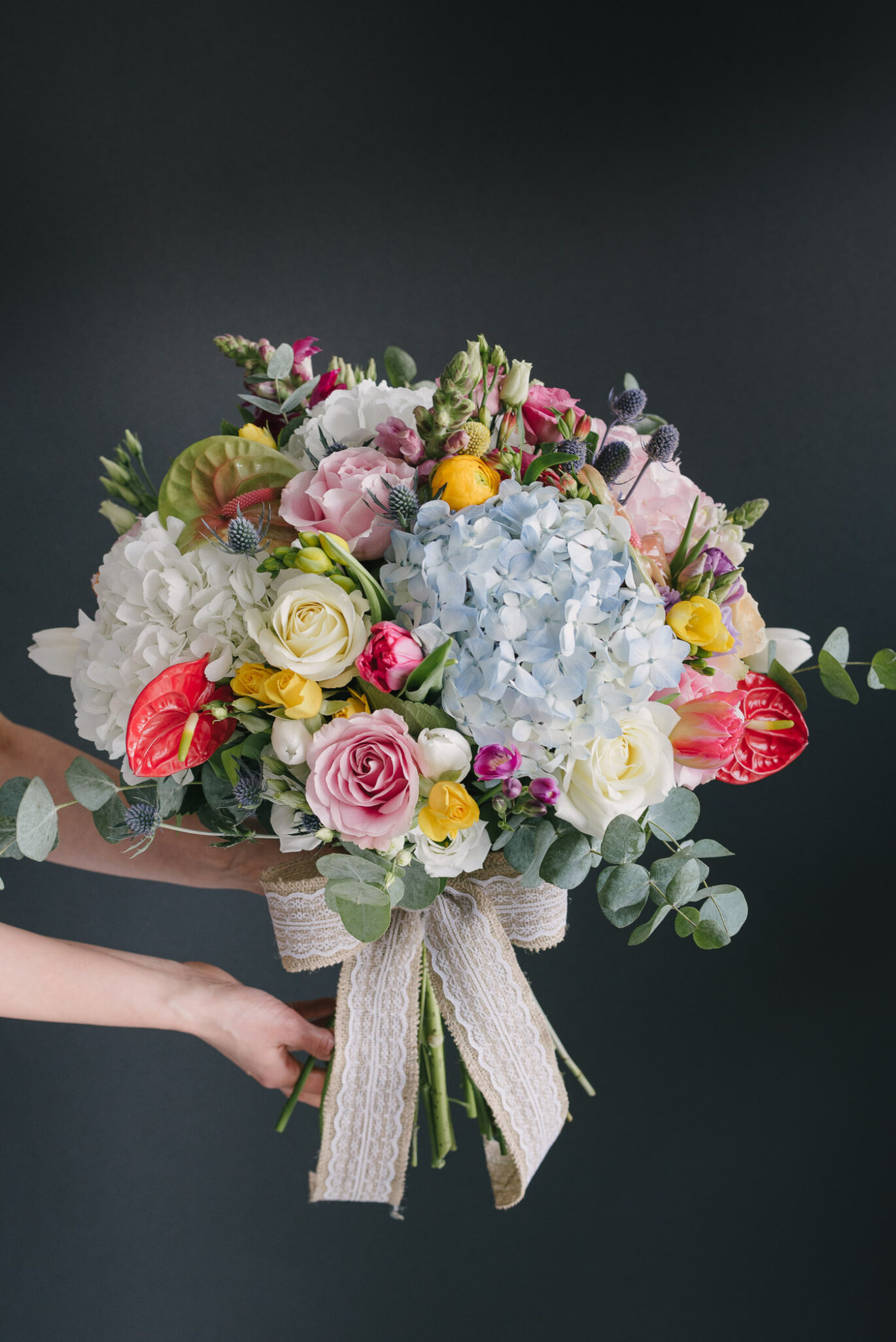 Buchet Urias Cu Flori Colorate