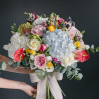 Buchet Urias Cu Flori Colorate