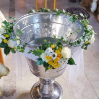 Ghirlanda Cristelnita Pentru Botez Cu Flori Galbene Si Albe