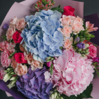 Buchet mare rotund cu hortensii colorate