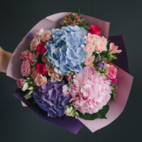 Buchet mare rotund cu hortensii colorate