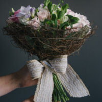Buchet De Flori Jovial În nunațe de roz deschis