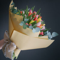 Buchet cu 49 lalele colorate