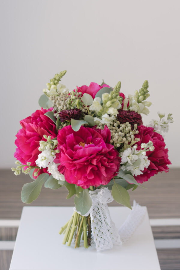 Buchet Mireasa Cu Bujori Fucsia